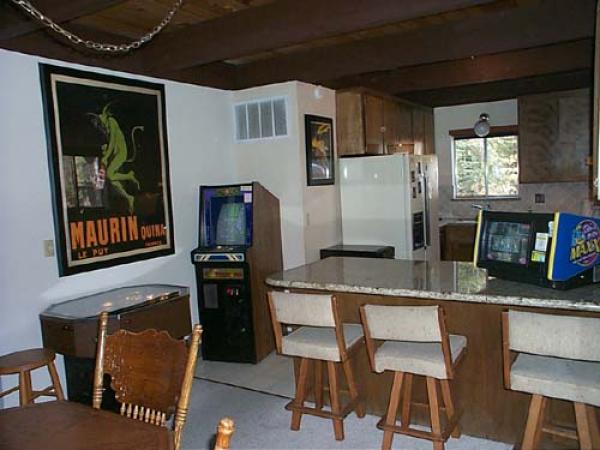 Kitchen with Breakfast Bar