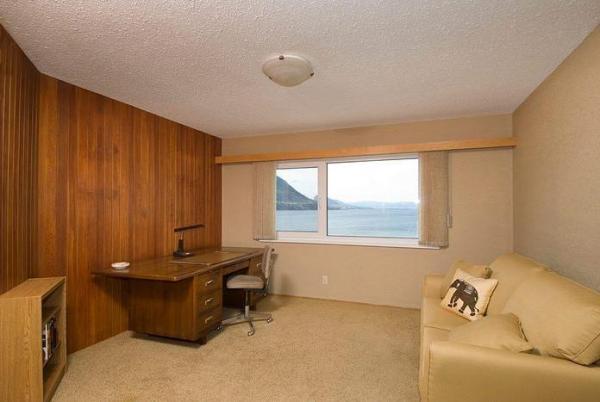 Den Bedroom