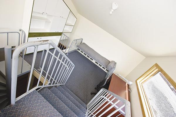 Mezzanine , goint out for the terrace on the roof