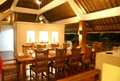 Dream River Villa Bali dining area