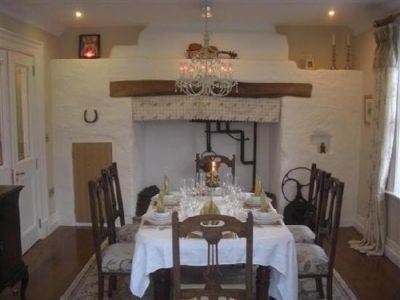 Skahard Country Villa dining room