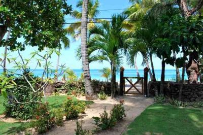 Casa Inca back gate leading to beach