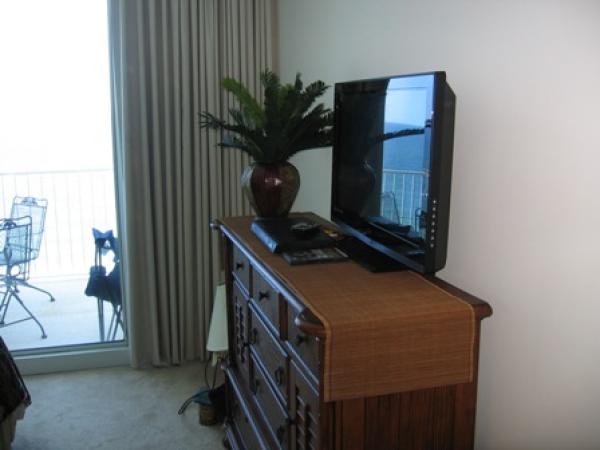 Master Bedroom LCD TV/DVD