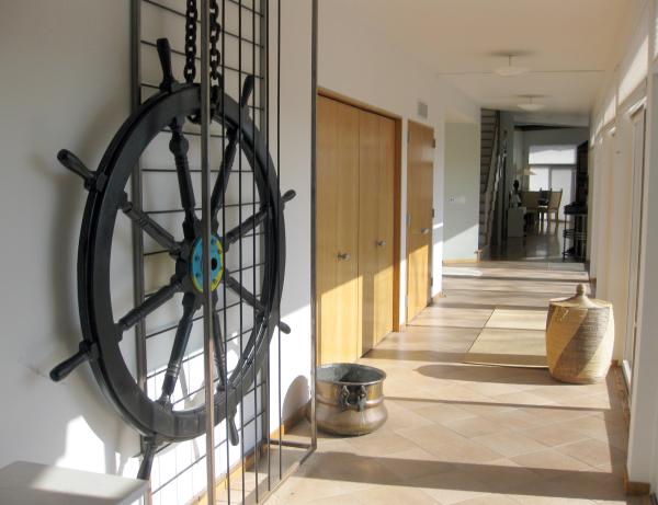 hallway to guest wing