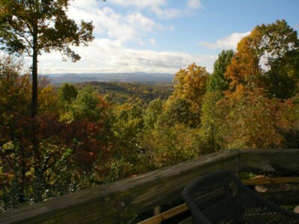 Beautiful Fall View front large front deck