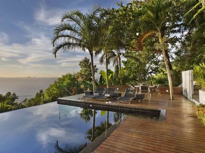 Rio de Janeiro sea front mansion pool