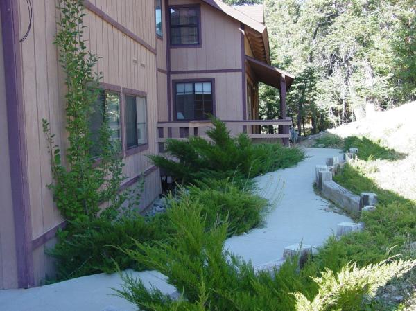 5,000 sq. ft.