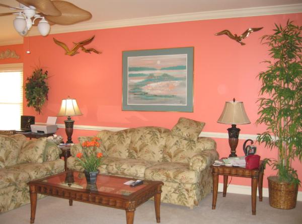 Living Room Sleeps two on pull out