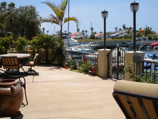 West Facing Waterfront Patio Dining Area