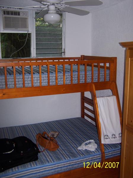 Smaller 2nd. bedroom with bunkbed, view from hall.