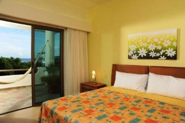 Master bedroom with one king size bed