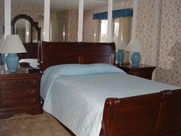 Queen Bedroom 2