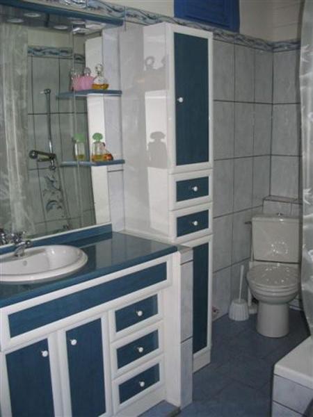 Salle de bains de la chambre principale