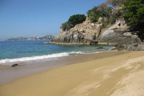 Private Las Brisas Beach 