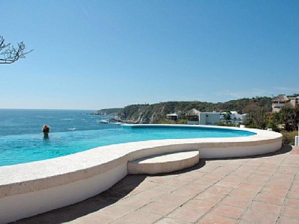 Great infiniti pool