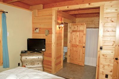 Bedroom with ensuite
