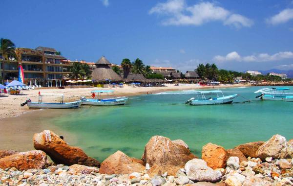 Playa El Anclote beach & pangas