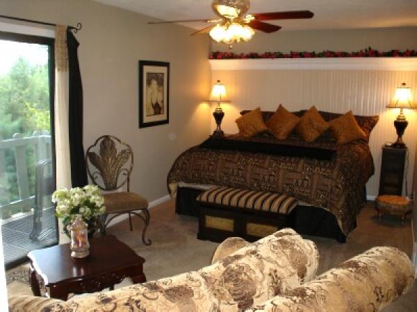 Bedroom w/King Bed, Balcony, Love Seat, TV/DVD/VCR