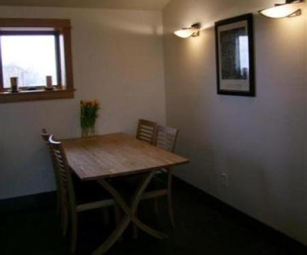 Dining Area for up to 6