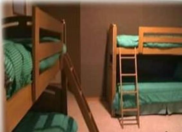 Comfortable bunk room sleeps 4 with bathroom