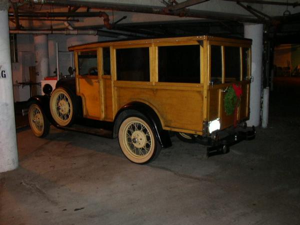 Woody wagon available for weddings