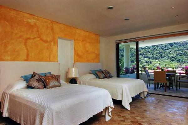 Jr suite w/2 queen beds
