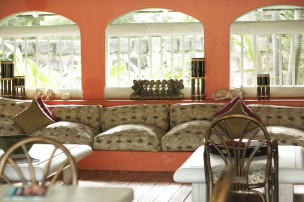 Bon Vivant Villa Babados