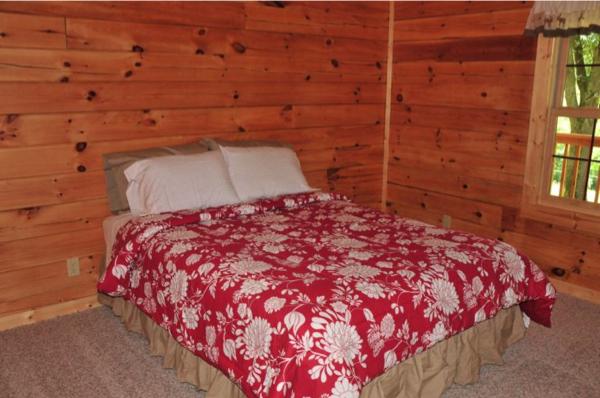 Bedroom with Queen Bed