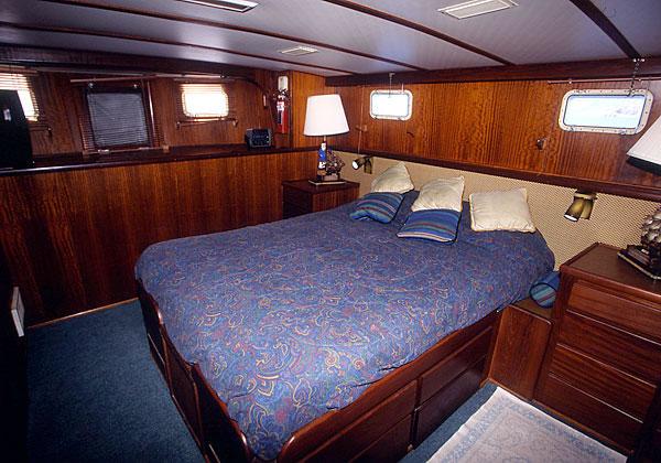 Queen Bed in Master Suite with en-suite head