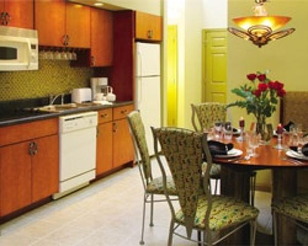 Dining & Kitchen