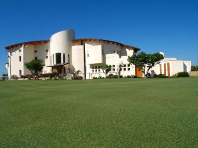 Villa El Cid with golf putting green