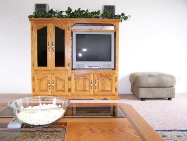 Big TV with cable, DVD/VCR Players Stereo