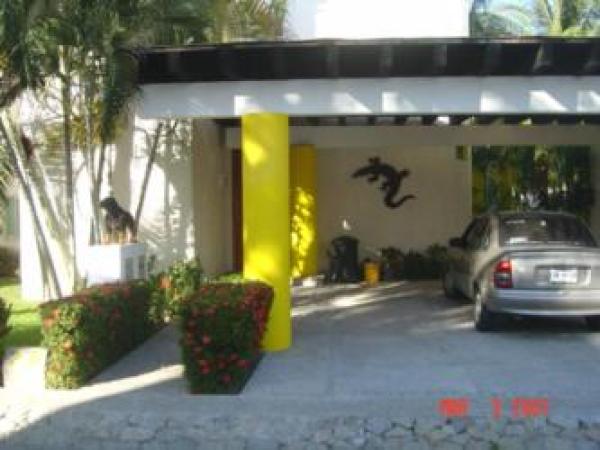 Covered garagage for 2 cars